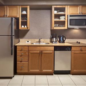 1 Bedroom 2 room Suite 2 Queen Sofa bed